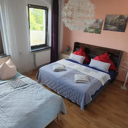 Familienfreundliche Erzgebirge Apartament Schneeberg (Saxony)